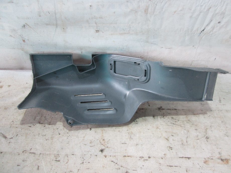 пластик салона б/у \ трещина,обломан край - 4